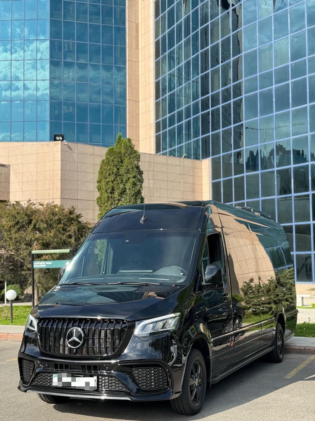 Mercedes Sprinter (Lux) — авто с водителем в Алматы